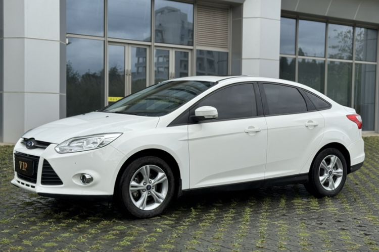 Used Ford Focus 2012 Sedan 1.6L Automatic Fashion Edition