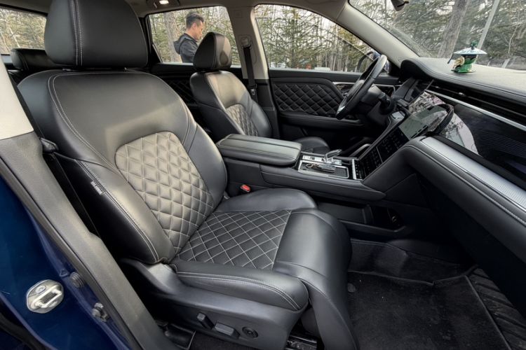 Used Venucia Star 2020 260T Automatic 48V Mild Hybrid Turbocharged Starry Edition
