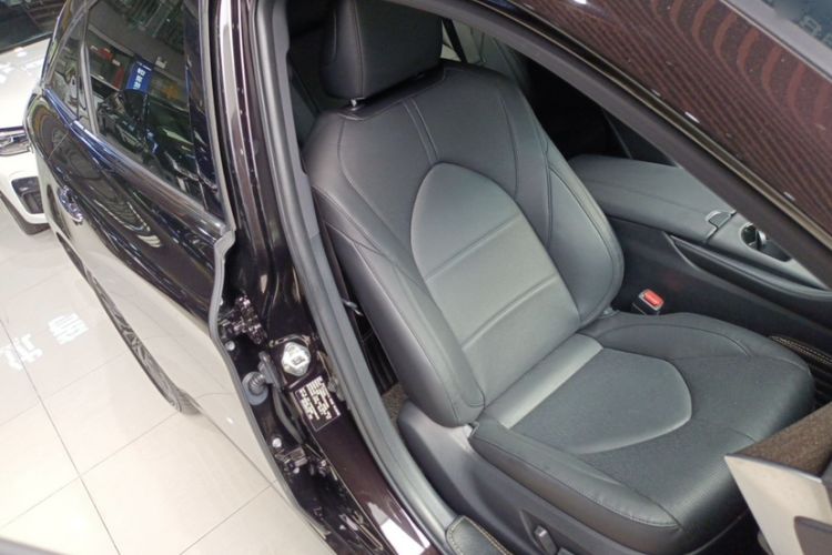 Used Toyota Avalon 2019 2.0L XLE Premium Edition China VI