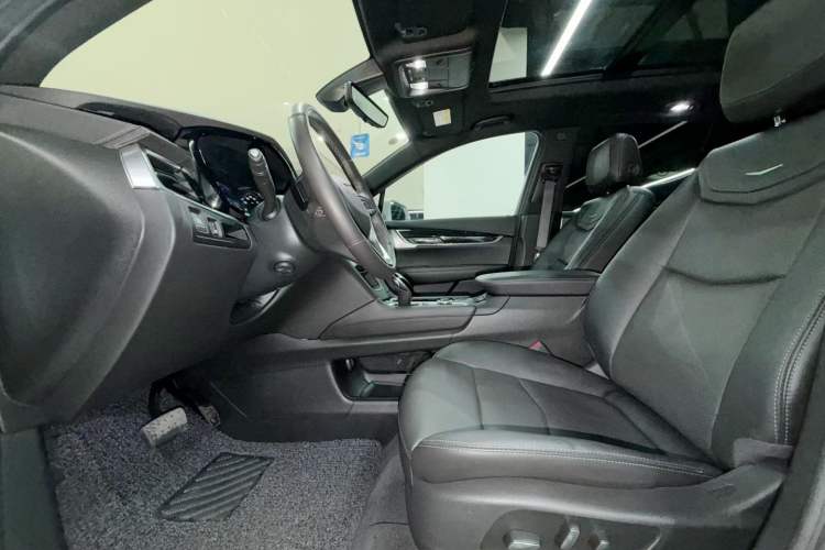 Used Cadillac XT6 2022 2.0T Six-Seater Four-Wheel-Drive Luxury Standard Edition
