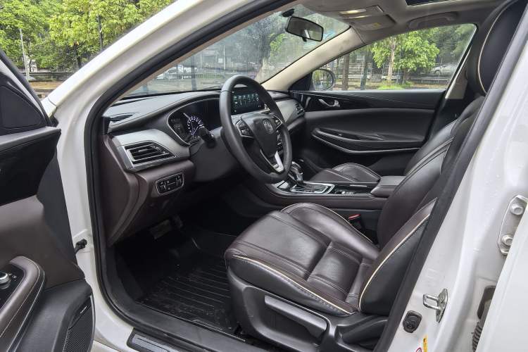 Used CHANGAN Raeton CC 2018 1.5T Automatic Haoya Model Guangmang Edition China V Standard
