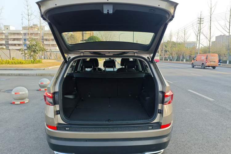 Used Skoda Kodiaq 2019 Facelifted TSI380 7-Seater All-Wheel-Drive Luxury Enjoyment Edition China VI Standard