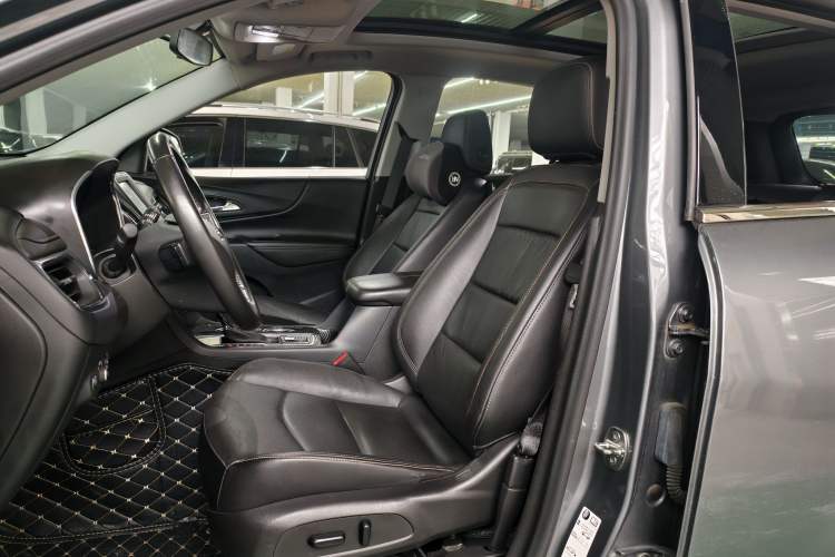 Used Chevrolet Equinox 2019 535T Automatic Chijie Edition China VI Interior 1