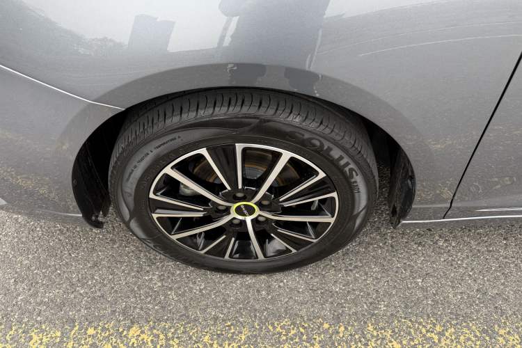 Used Roewe i5 2021 Revised Version 1.5L CVT Diamond Edition Exterior 10