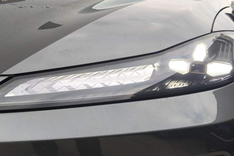 Used Deepal S07 2025 520Max Huawei Qiankun Intelligent Driving ADS SE Pure-Electric Version Exterior 12