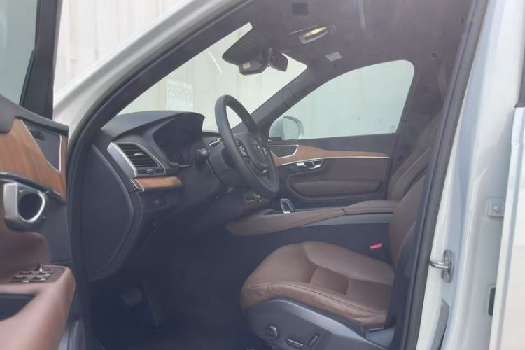 Used Volvo XC90 2023 B5 SmartDrive Luxury Edition 5 Seats
