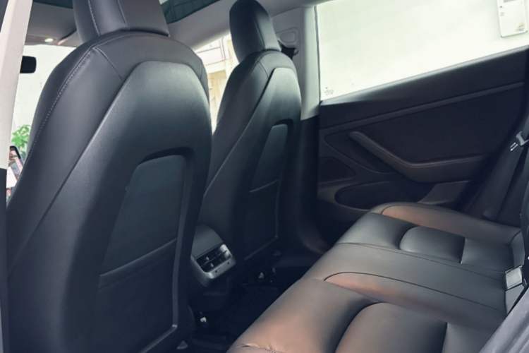 Used Tesla Model 3 2019 Standard Range Rear-Drive Upgraded Version Interior 5