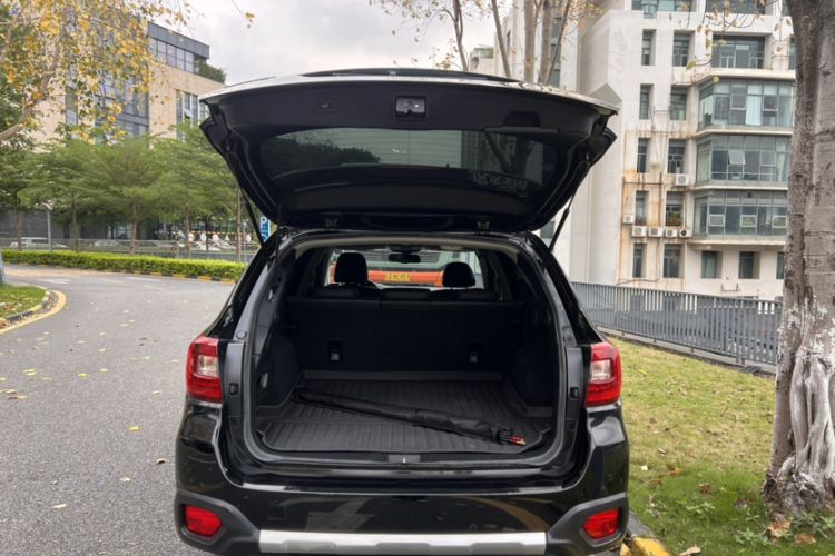 Used Subaru Outback 2016 2.5i Sport Navigation Edition Trunk