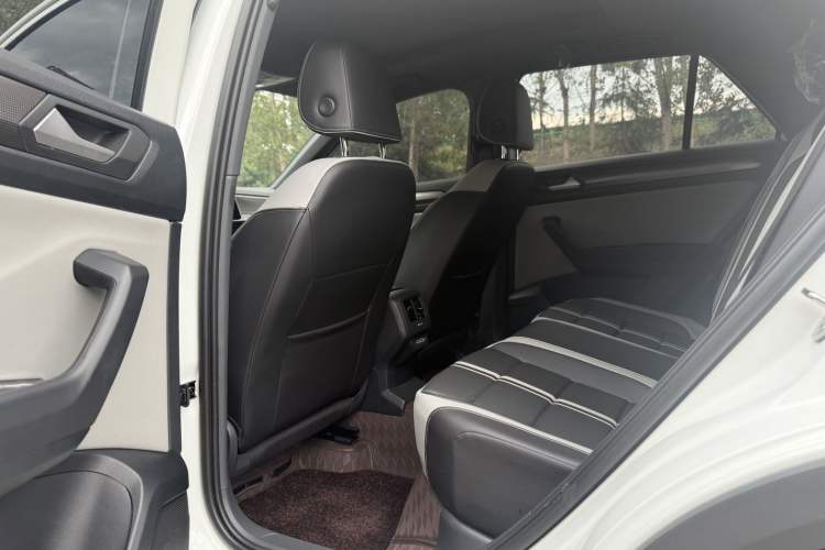 Used Volkswagen T-ROC 2024 300TSI DSG Two-Wheel-Drive Chen Guang Edition