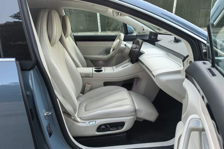 Used Hima Luxeed R7 2024 All-Electric 667 km Max