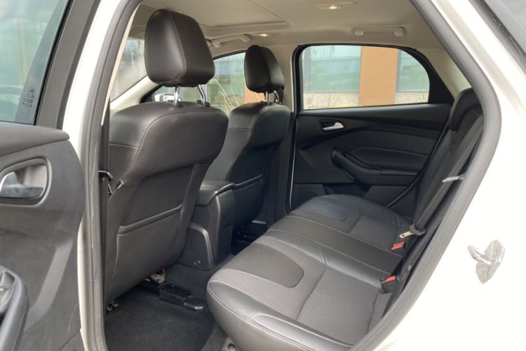 Used Ford Focus 2012 Hatchback 1.6L Manual Fashion Edition Interior 2