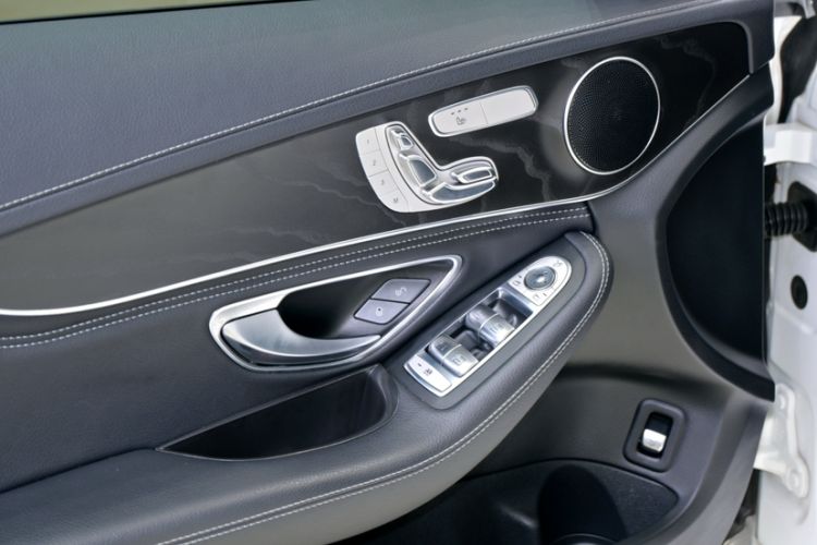 Used Mercedes-Benz C-Class 2018 C 200 L 4MATIC Sport Edition Interior 9