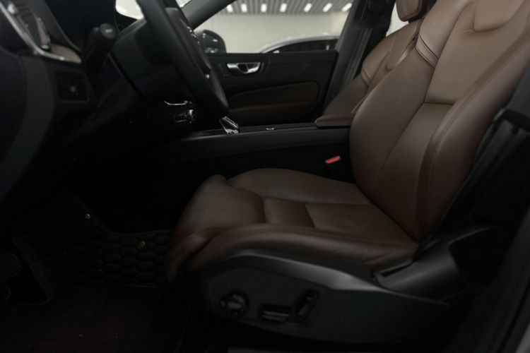 Used Volvo XC60 2023 B5 4x4 Smart Luxury Edition