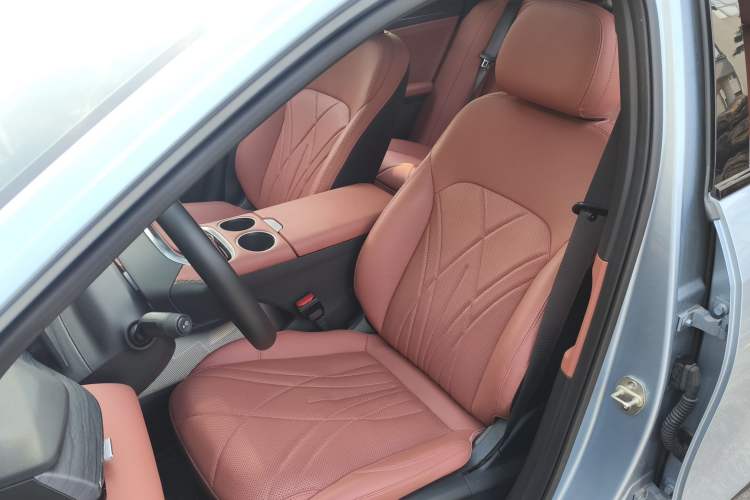 Used Geely Galaxy L6 2025 EM-i 140km Starship Edition
