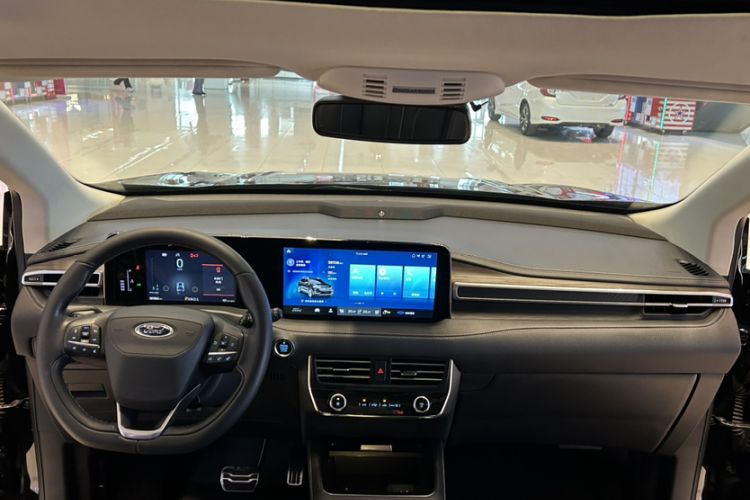 Used Ford Edge 2021 PLUS EcoBoost 245 Two-Wheel-Drive Titanium 7-Seater