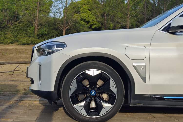 Used BMW iX3 2021 Updated Leading Type Exterior 3