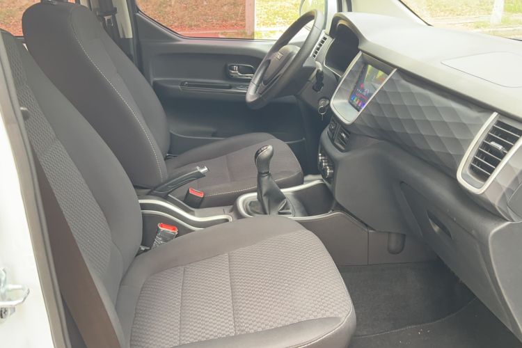 Used Jinbei Gold Hiace M Classic 2022 1.5L Engineering Lion Passenger Vehicle 6 Seats Interior 7