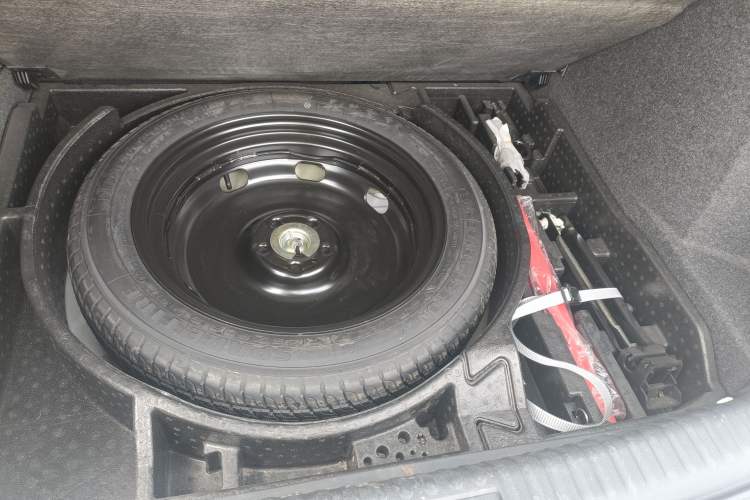 Used Volkswagen Tiguan L 2017 300TSI Automatic Two-Wheel Drive Silk Road Luxury Edition
