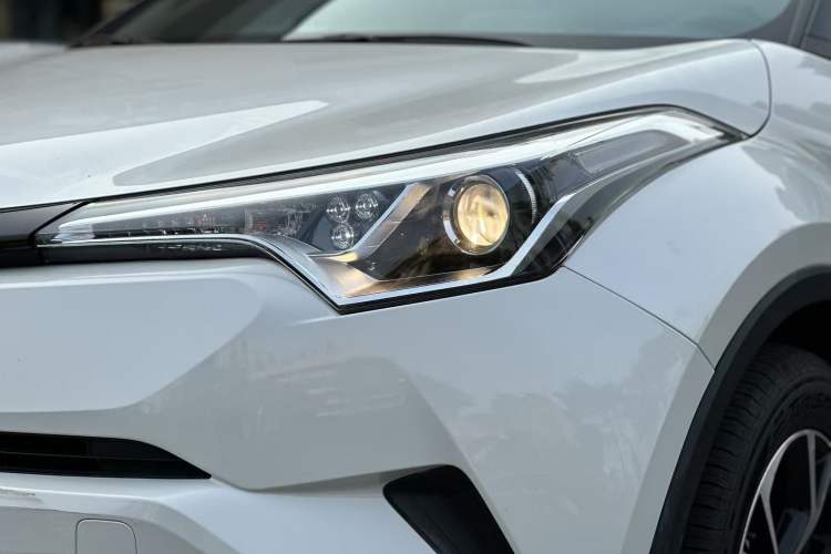 Used Toyota C-HR 2020 2.0L Leading Edition Exterior 5