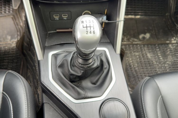 Used Great Wall Poer 2019 2.0T Commercial Version Manual Diesel Two-Wheel Drive Navigation Type Long Bed GW4D20M
