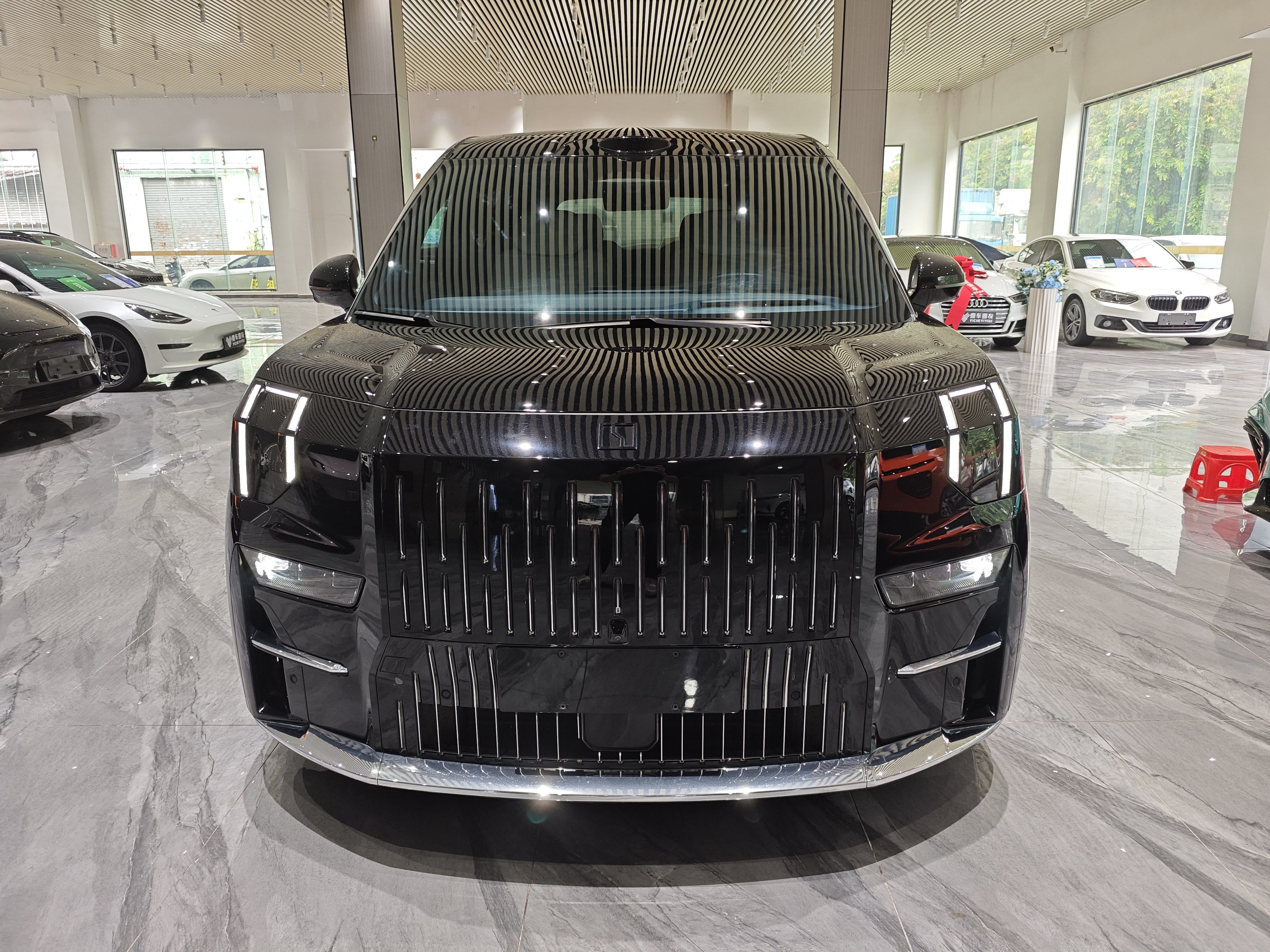 Zeekr 009 2024 Six-Seat Executive Version 4WD 108 kWh — снимка 13