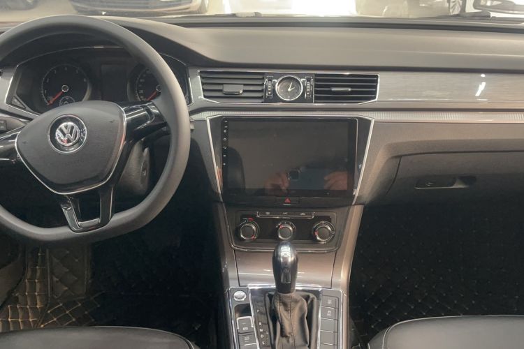 Used Volkswagen Passat 2015 1.8TSI Automatic Prestige Edition
