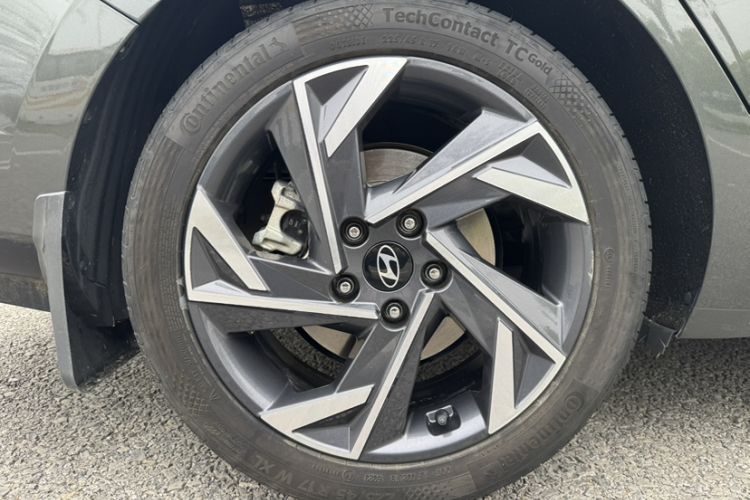 Used Hyundai Elantra 2023 1.5L CVT LUX Prestige Edition Exterior 9