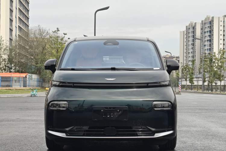 Used Geely Galaxy LEVC L380 2024 140-Degree 6-Seater All-Wheel-Drive Ultra