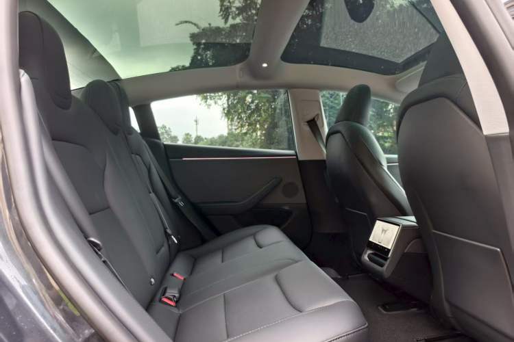 Used Tesla Model 3 2025 Rear-Wheel-Drive Version
