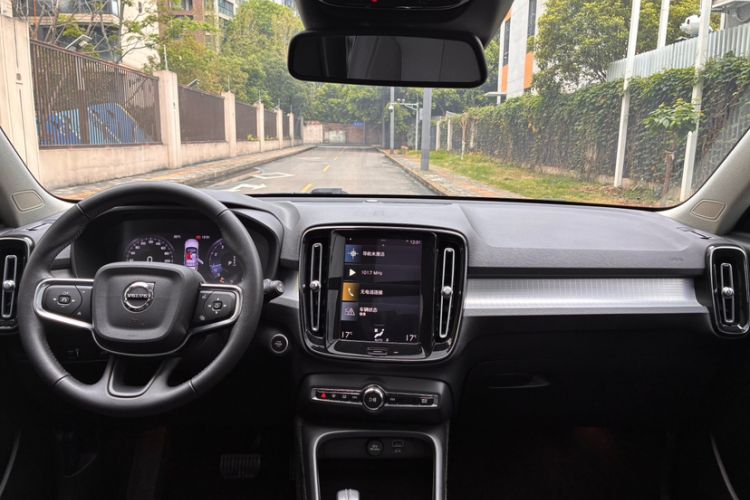 Used Volvo XC40 2021 T3 Smart & Stylish Edition Interior 6