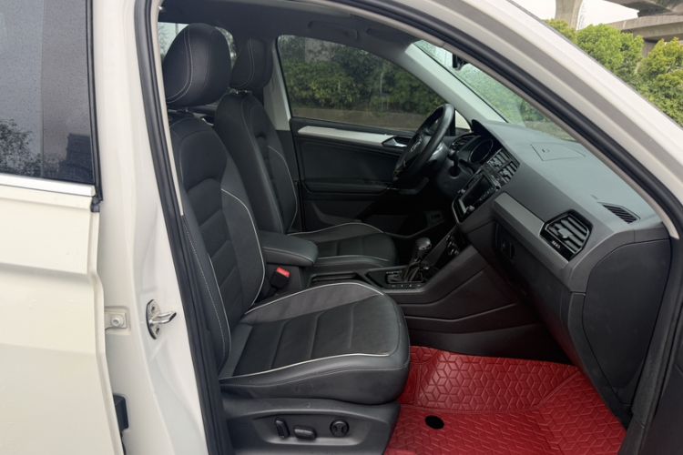 Used Volkswagen Tiguan L 2017 330TSI Automatic Two-Wheel Drive Flagship Edition Interior 8