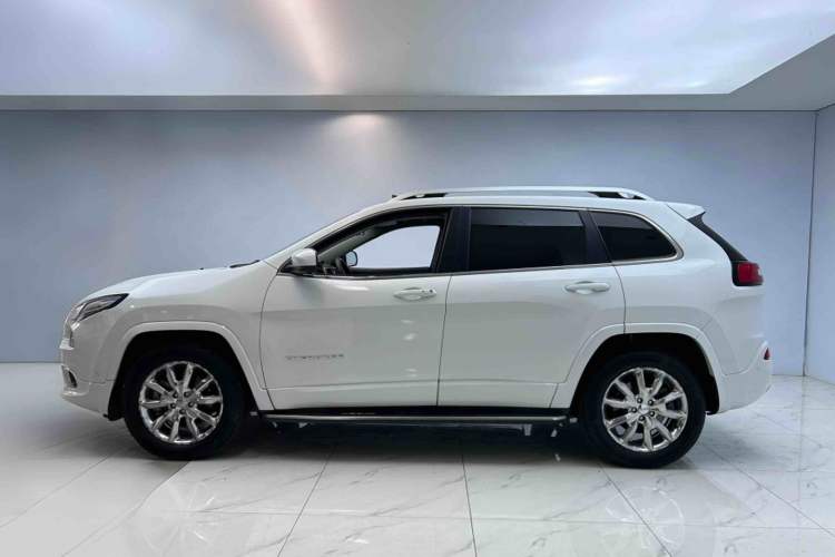 Used Jeep Cherokee 2017 2.4L Superior Edition