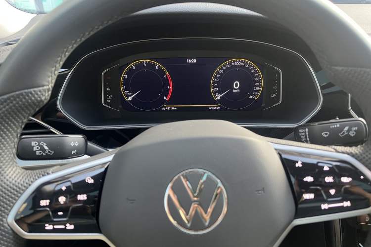 Used Volkswagen Passat 2024 380TSI Dragon Edition
