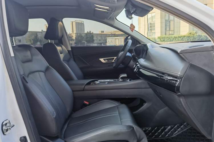 Used Dongfeng Aeolus Huge 2022 Mach Dual-Motor 1.5T MHD Dare-to-Dream Edition