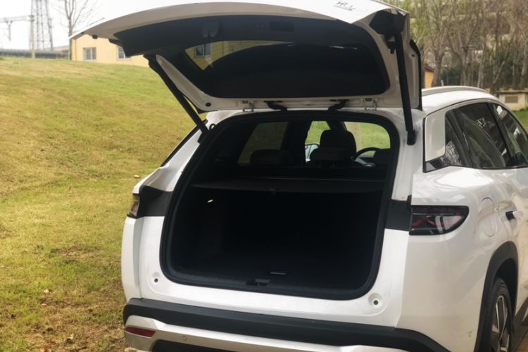 Used BYD Song L DM-i 2025 Intelligent Driving Version 160 km Beyond-Range Type Trunk