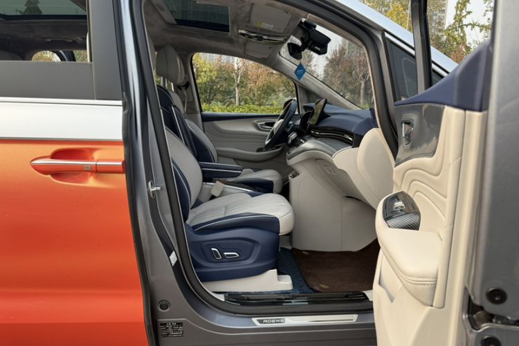 Used Roewe iMAX8 2022 400TGI Prestige Edition
