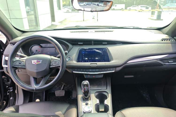 Used Cadillac XT4 2018 28T Two-Wheel Drive Tech Version