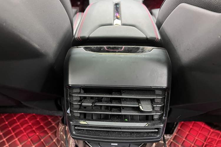 Used Lynk & Co 05 2020 2.0TD Four-Wheel Drive HypeHalo Audio And AC Panel