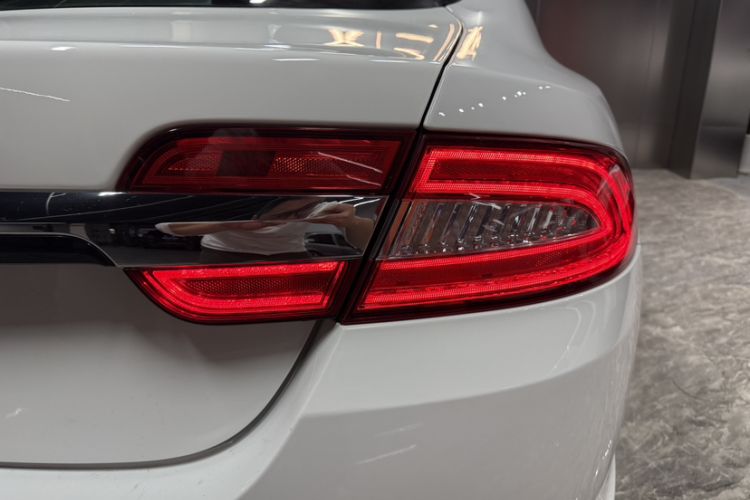 Used Jaguar XF 2015 XF 2.0T Luxury Edition