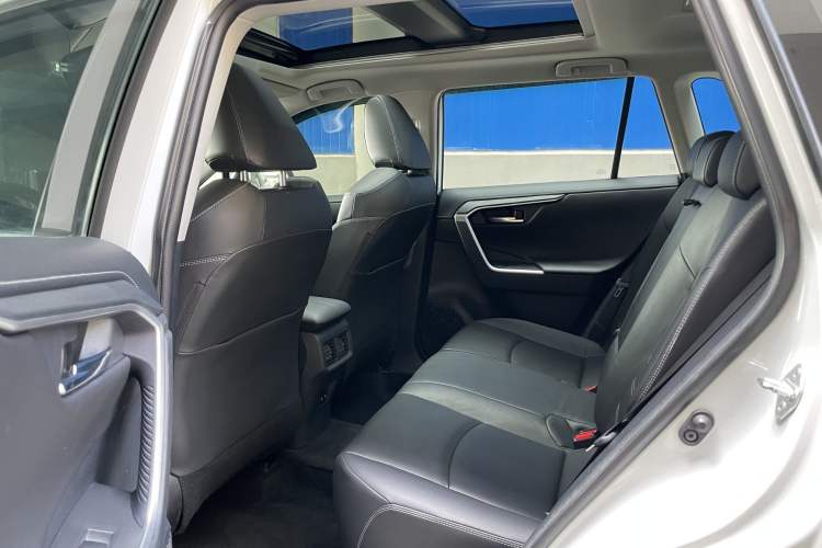 Used Toyota RAV4 2020 2.0L CVT Four-Wheel Drive Prestige Edition