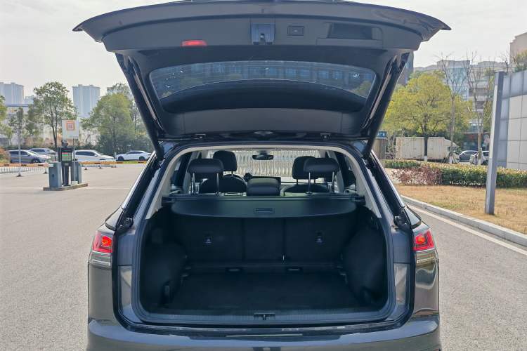 Used Volkswagen Tayron 2023 330TSI Two-Wheel-Drive R-Line High-Energy Version
