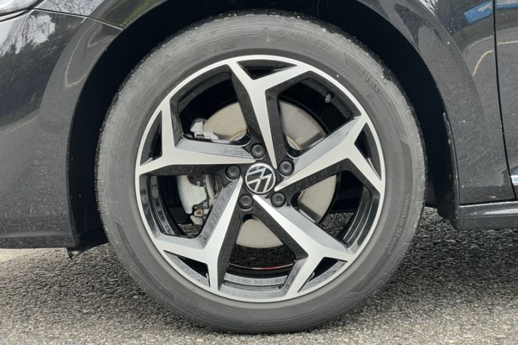 Used Volkswagen Passat 2025 Outstanding Model 380TSI Starry Dragon Edition Exterior 1