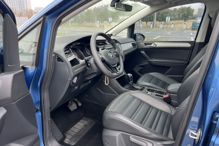 Used Volkswagen Touran 2018 Volkswagen Touran L 280TSI DSG Comfort Edition 7 Seats China VI Standard