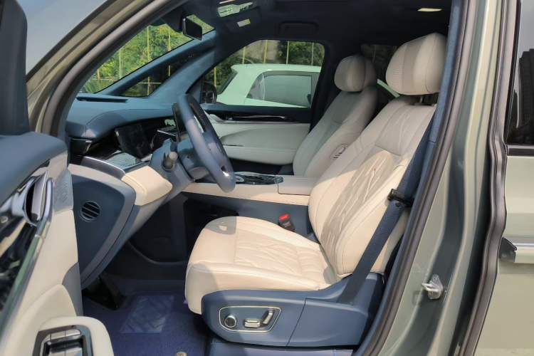 Used Zeekr 009 2024 Six-Seat Executive Version 4WD 108 kWh
