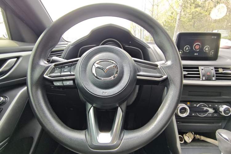 Used Mazda CX-4 2018 2.0L Automatic Two-Wheel Drive Blue Sky Exploration Version China V Standard Steering Wheel