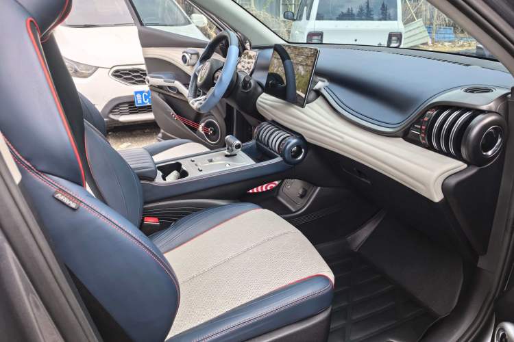 Used BYD Yuan PLUS 2022 510 km Luxury Version Interior 3