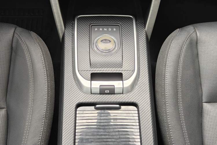 Used Land Rover Discovery Sport 2017 2.0T SE Interior 10