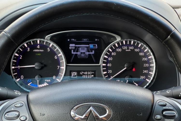 Used Infiniti QX60 2018 2.5 S/C Hybrid Two-Wheel-Drive Excellence Edition China VI Standard Odometer Close Up