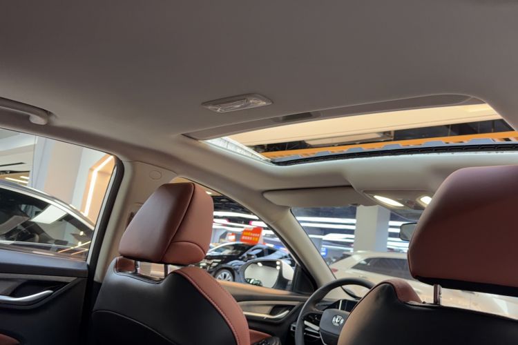 Used CHANGAN Eado 2023 Changan Edition PLUS Blue Whale NE 1.4T GDI DCT Prestige Version
