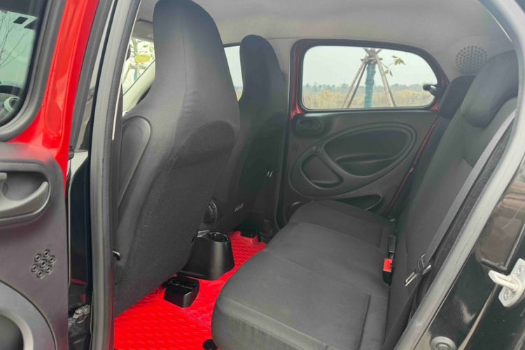 Used smart forfour 2016 1.0L 52 kW Dynamic Edition
